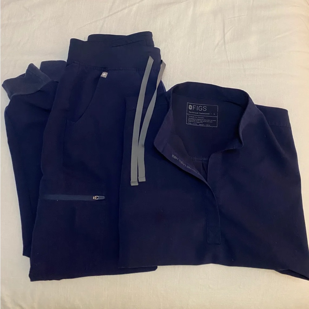 FIGS Navy Scrub Set